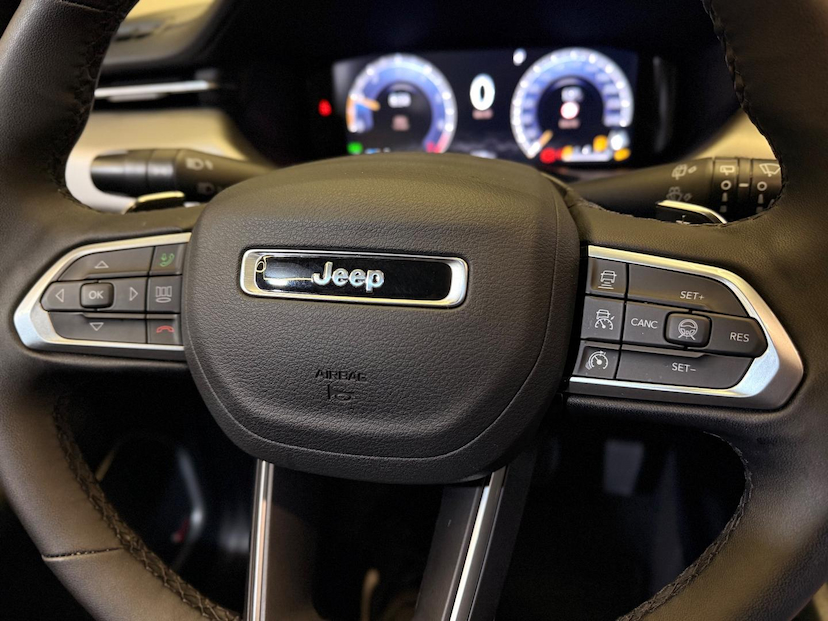 Foto do veículo JEEP COMPASS  LONG T 2025 6.150 KM 159.900,00