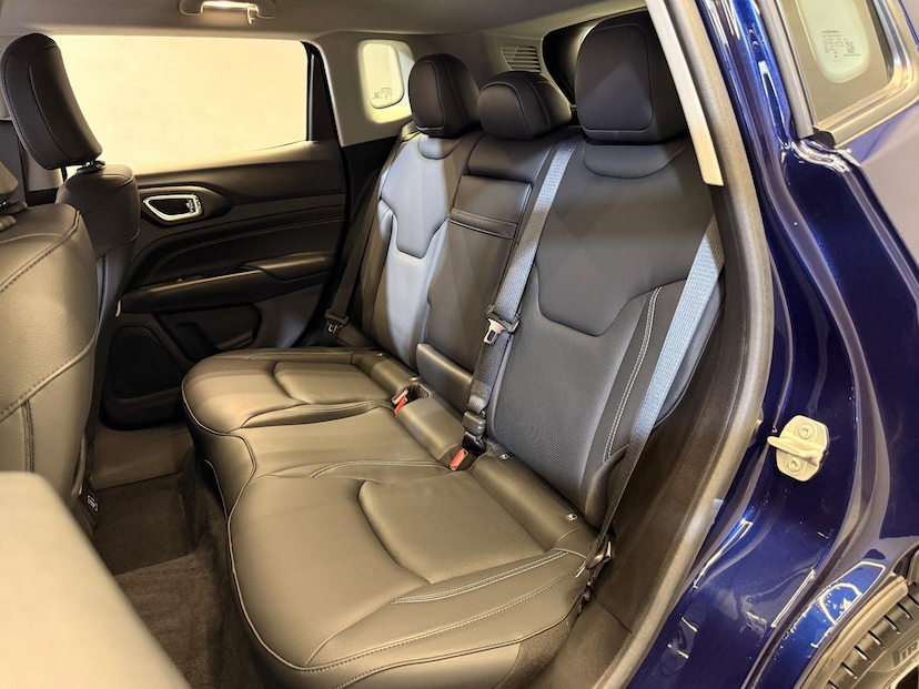 Foto do veículo JEEP COMPASS  LONG T 2025 6.150 KM 159.900,00