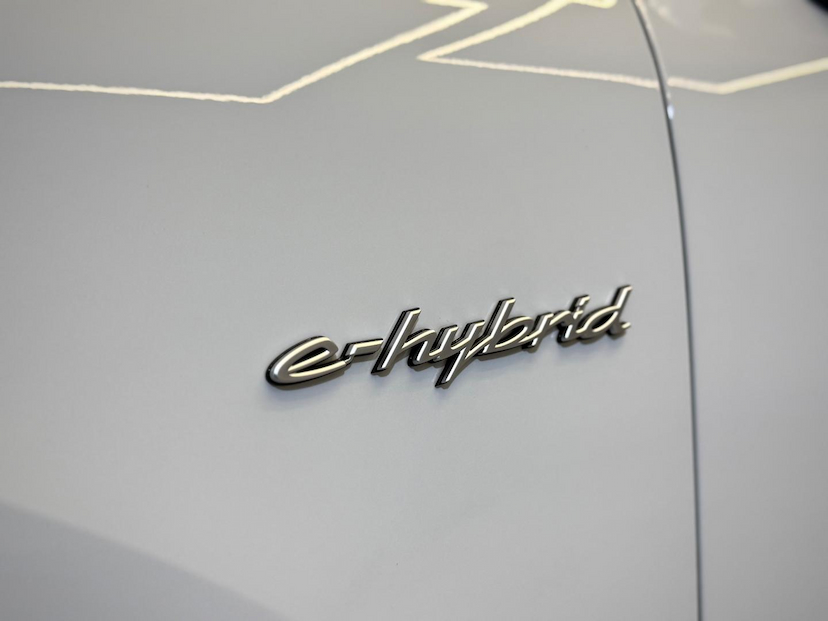 Foto do veículo PORSCHE CAYENNE  S COUPE 2024 15.400 KM 799.900,00