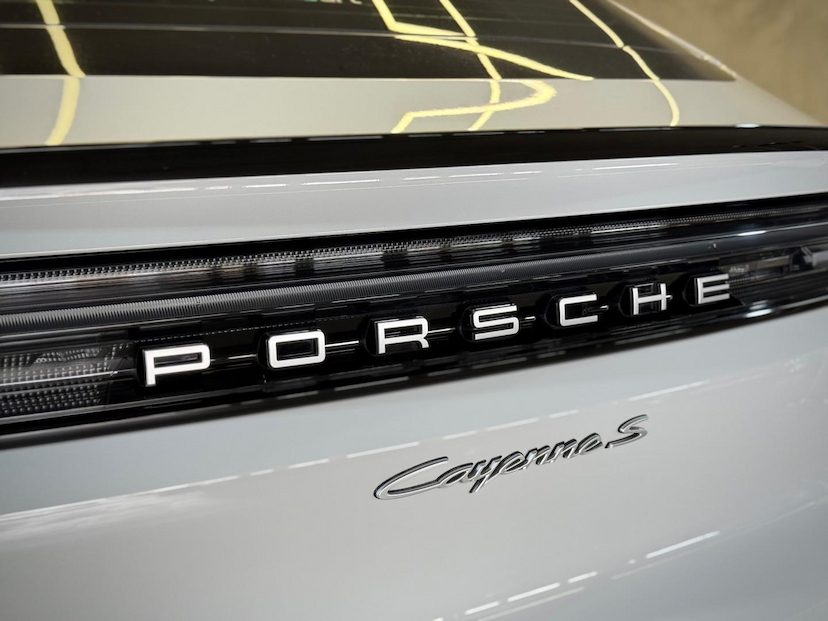 Foto do veículo PORSCHE CAYENNE  S COUPE 2024 15.400 KM 799.900,00