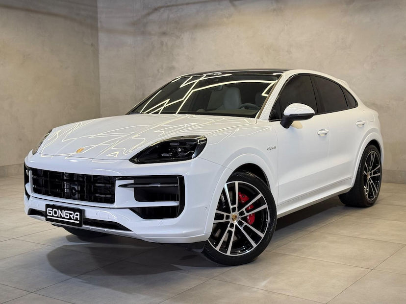 Foto do veículo PORSCHE CAYENNE  S COUPE 2024 15.400 KM 799.900,00