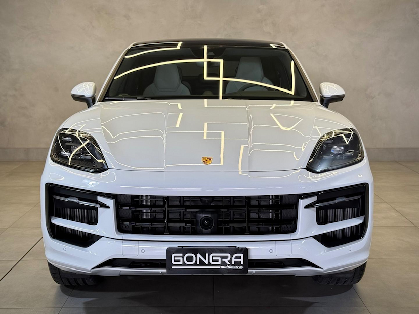 Foto do veículo PORSCHE CAYENNE  S COUPE 2024 15.400 KM 799.900,00