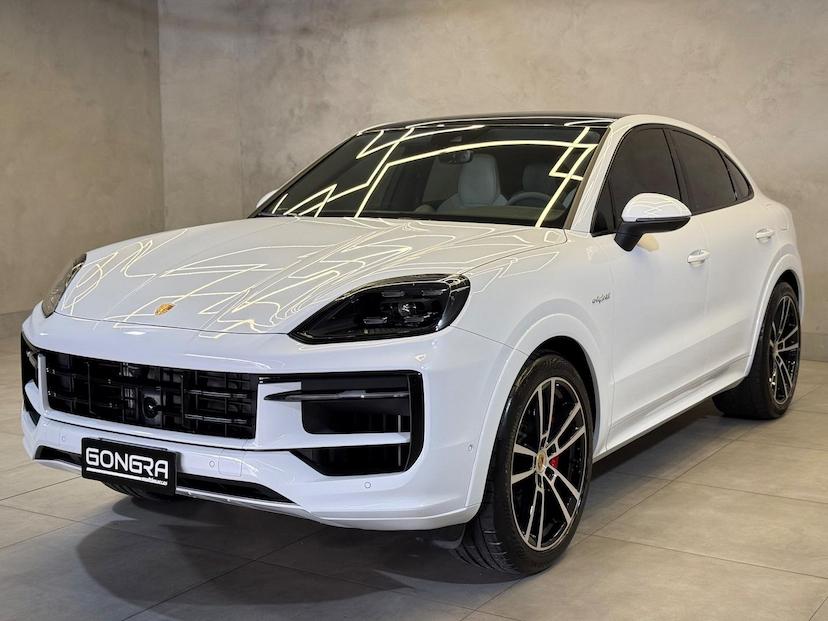 Foto do veículo PORSCHE CAYENNE  S COUPE 2024 15.400 KM 799.900,00
