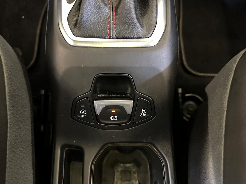 Foto do veículo JEEP RENEGADE  TH T2704X4 2022 6.091 KM 124.900,00
