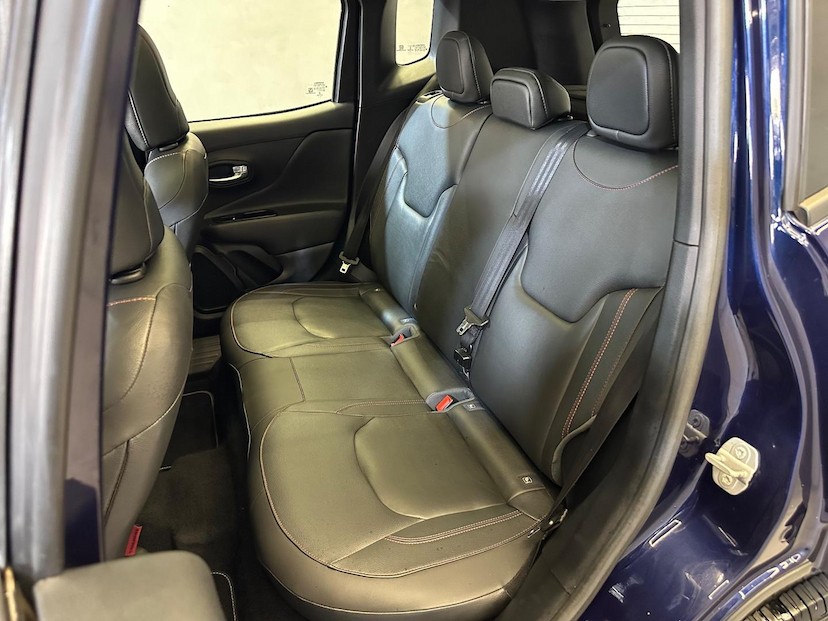 Foto do veículo JEEP RENEGADE  TH T2704X4 2022 6.091 KM 124.900,00