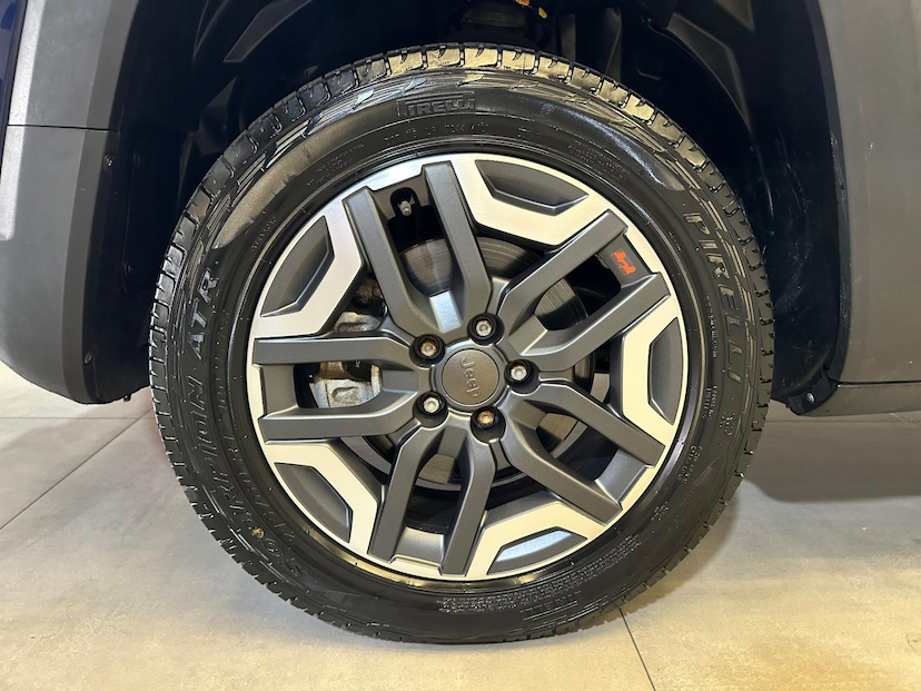 Foto do veículo JEEP RENEGADE  TH T2704X4 2022 6.091 KM 124.900,00
