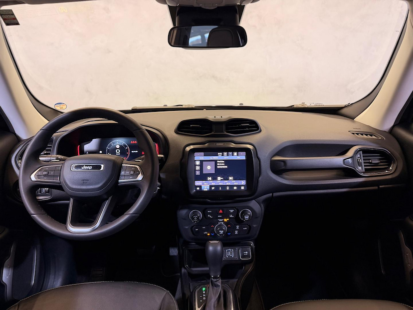 Foto do veículo JEEP RENEGADE  LONGITUDE T270 1.3 TB 4X2 FLEX AUT 2023 50.966 KM 103.900,00