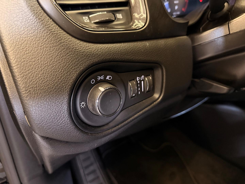 Foto do veículo JEEP RENEGADE  LONGITUDE T270 1.3 TB 4X2 FLEX AUT 2023 50.966 KM 103.900,00