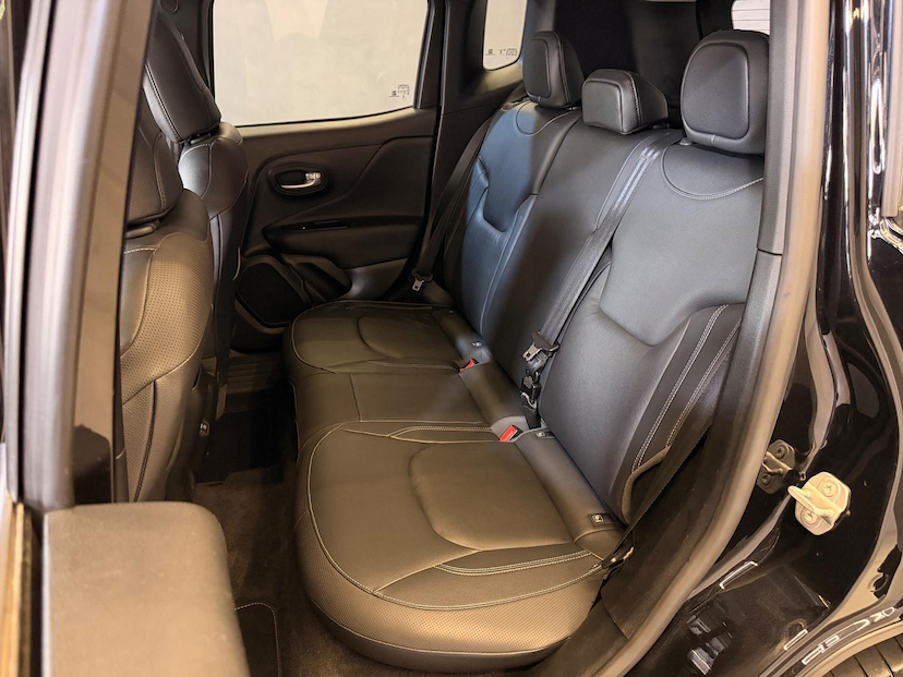 Foto do veículo JEEP RENEGADE  LONGITUDE T270 1.3 TB 4X2 FLEX AUT 2023 50.966 KM 103.900,00