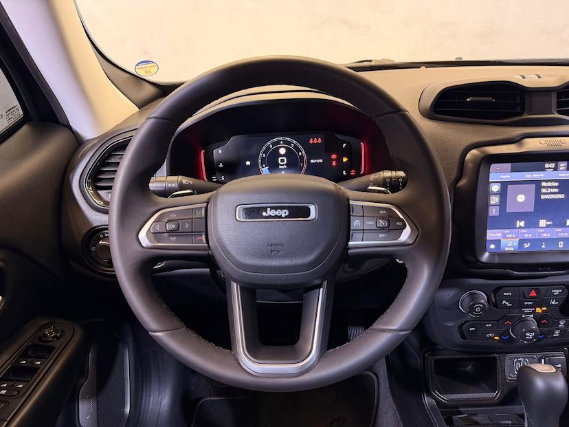 Foto do veículo JEEP RENEGADE  LONGITUDE T270 1.3 TB 4X2 FLEX AUT 2023 50.966 KM 103.900,00