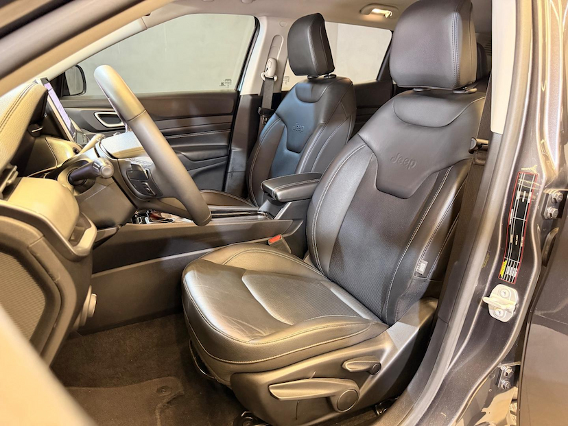 Foto do veículo JEEP COMPASS  LONG T 2025 21.192 KM 152.900,00