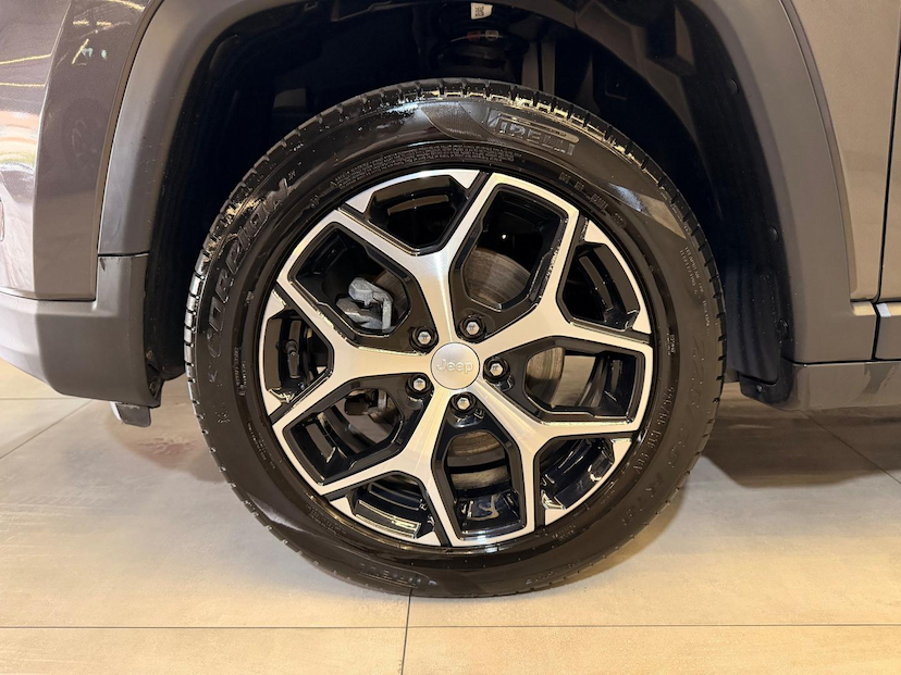 Foto do veículo JEEP COMPASS  LONG T 2025 21.192 KM 152.900,00