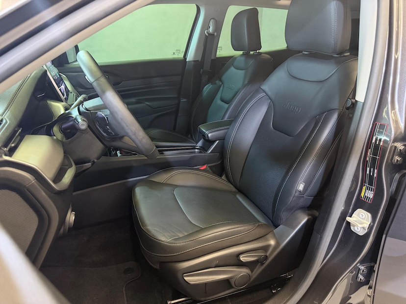 Foto do veículo JEEP COMPASS  LONG. NIG. EAGLE 1.3 4X2 FLEX AUT. 2025 12.203 KM 168.900,00