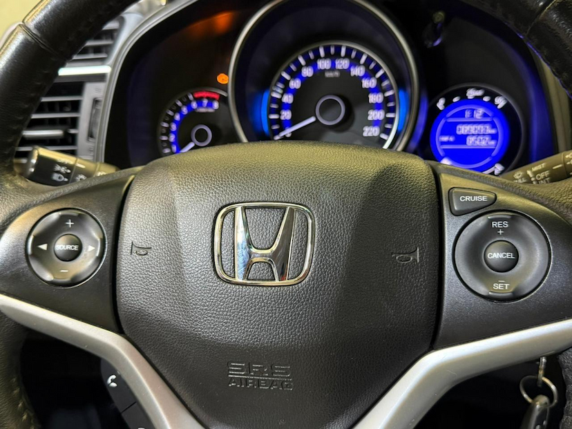 Foto do veículo HONDA FIT  EX CVT 2016 88.500 KM 72.900,00