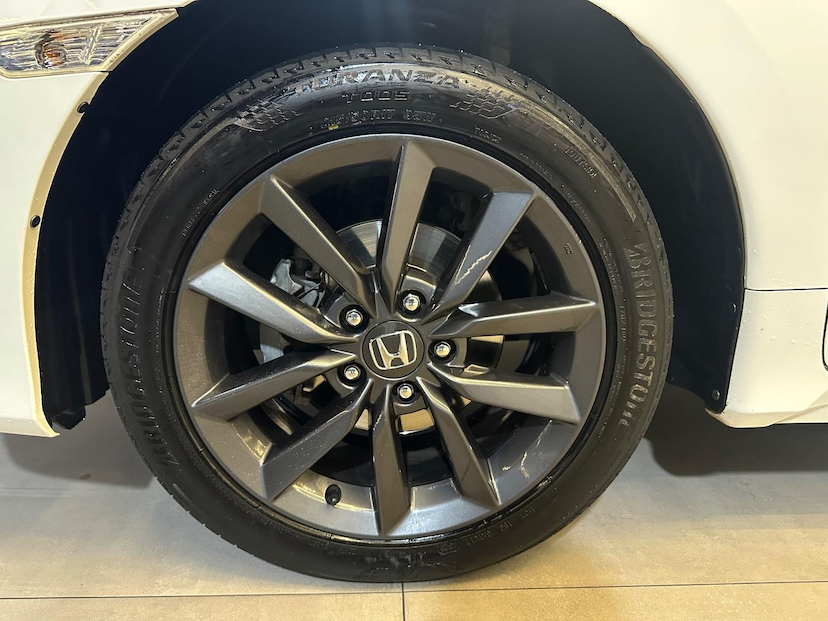 Foto do veículo HONDA CIVIC  EXL CVT 2020 53.300 KM 129.900,00
