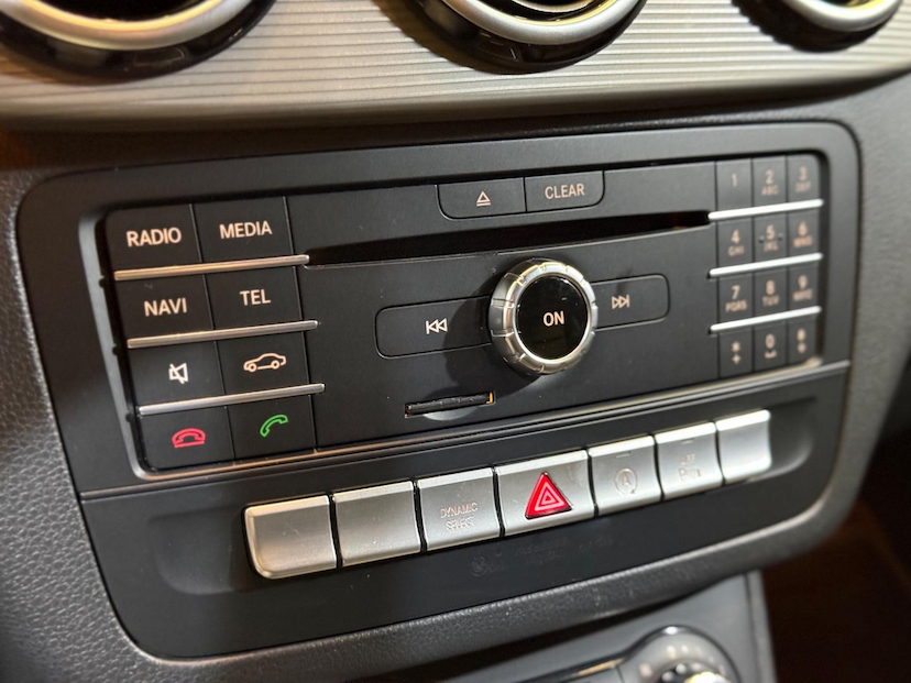 Foto do veículo MERCEDES-BENZ B 200 B200FF 2017 71.191 KM 84.900,00