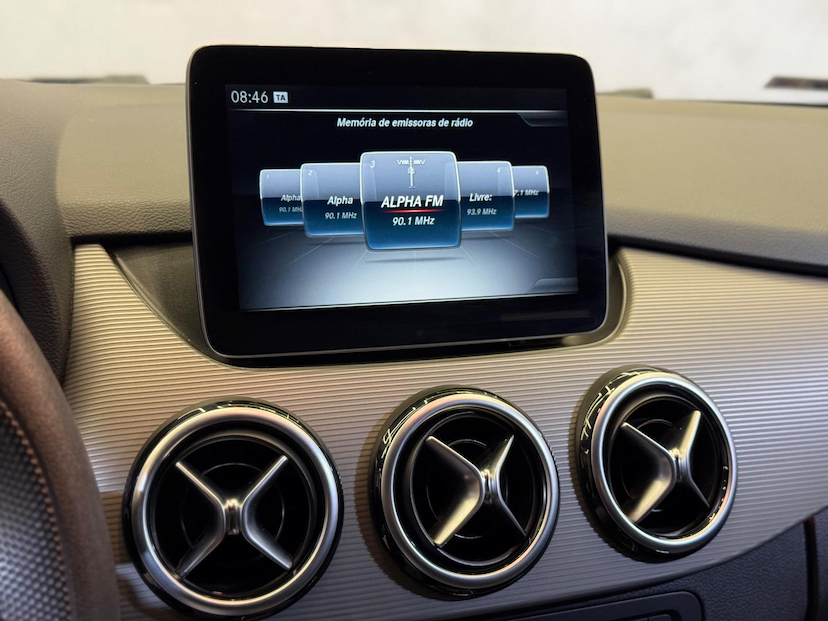 Foto do veículo MERCEDES-BENZ B 200 B200FF 2017 71.191 KM 84.900,00