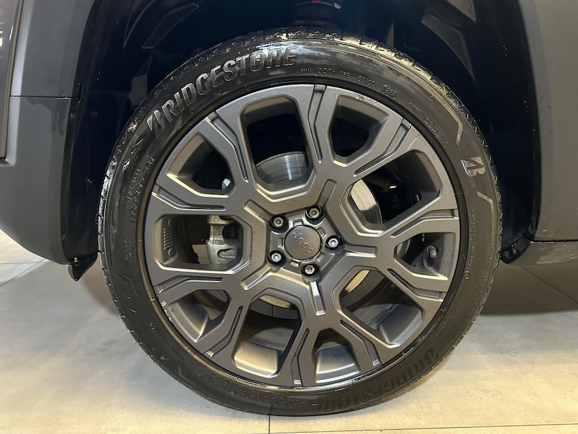 Foto do veículo JEEP RENEGADE  S T2704X4 2022 20.790 KM 117.900,00