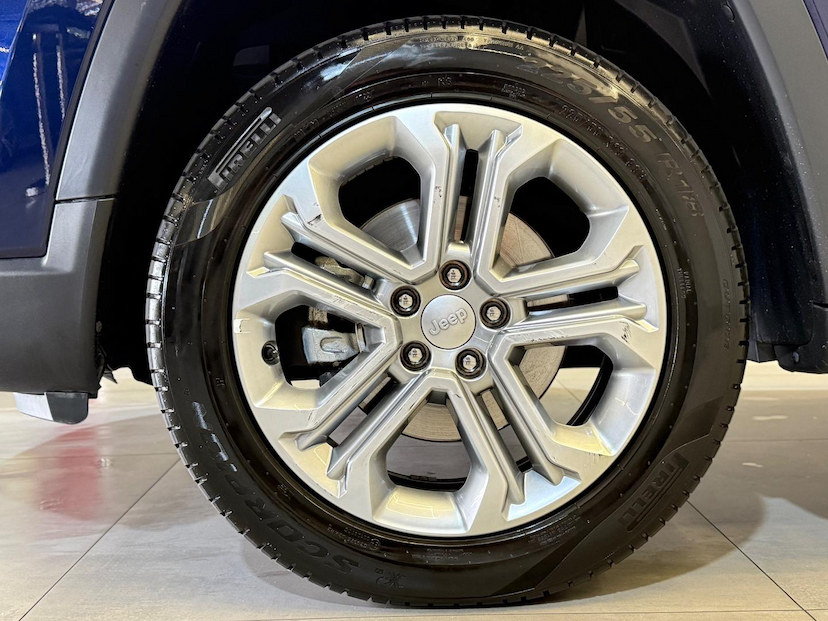 Foto do veículo JEEP COMPASS  LONG TF 2022 30.304 KM 130.900,00