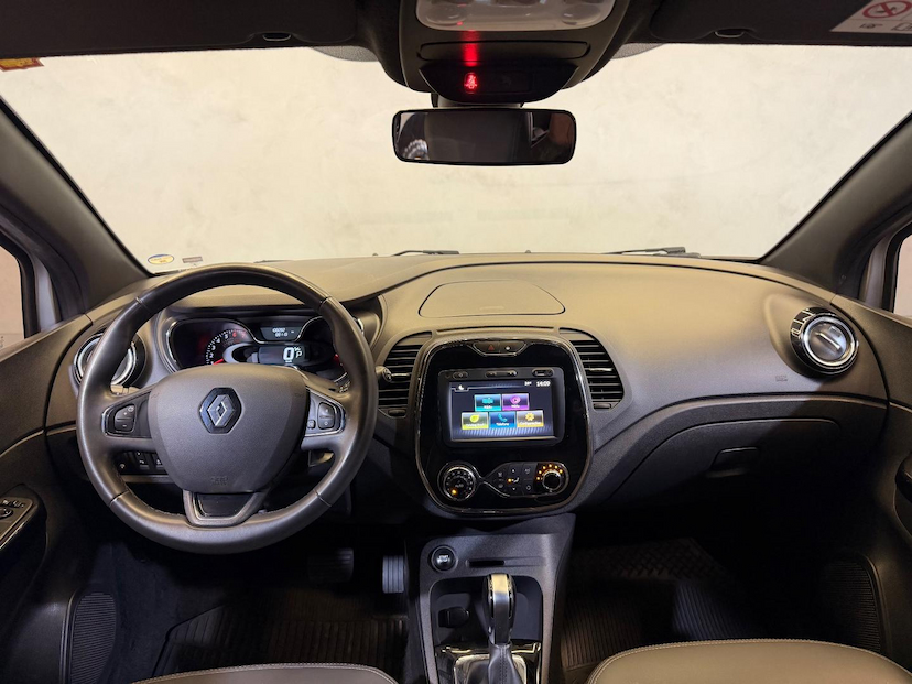 Foto do veículo RENAULT CAPTUR  INTEN 16A 2020 107.000 KM 74.900,00