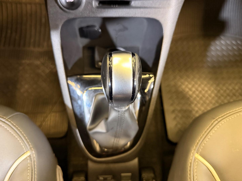 Foto do veículo RENAULT CAPTUR  INTEN 16A 2020 107.000 KM 74.900,00