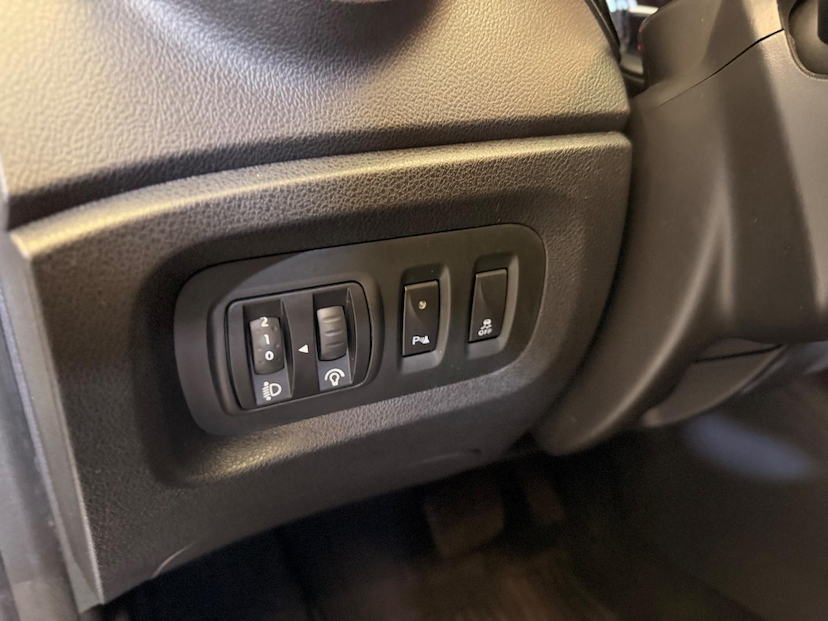 Foto do veículo RENAULT CAPTUR  INTEN 16A 2020 107.000 KM 74.900,00