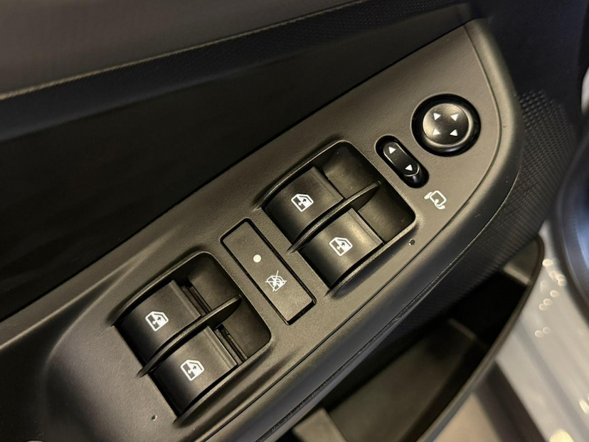 Foto do veículo FIAT FASTBACK  DRIVE 2024 33.748 KM 106.900,00