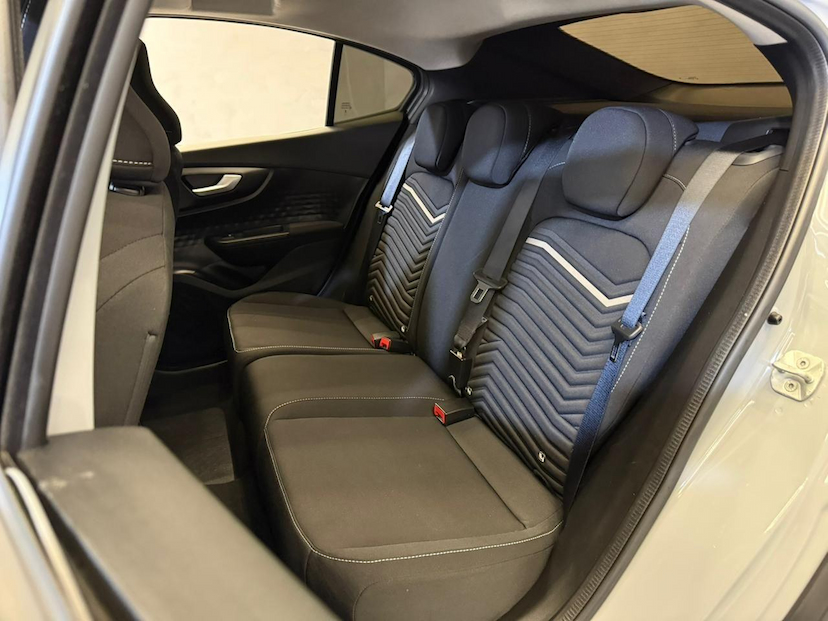 Foto do veículo FIAT FASTBACK  DRIVE 2024 33.748 KM 106.900,00
