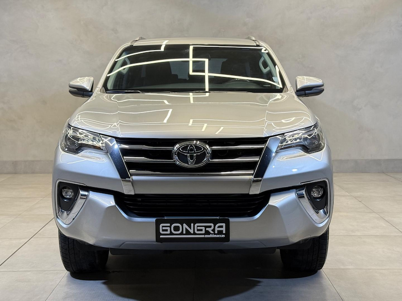 Foto do veículo TOYOTA HILUX  SW4 SRX 4X4 AUTOMATICO 2020 106.250 KM 254.900,00
