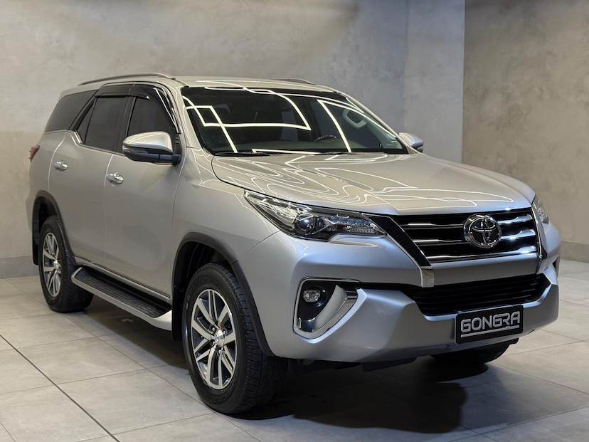Foto do veículo TOYOTA HILUX  SW4 SRX 4X4 AUTOMATICO 2020 106.250 KM 254.900,00