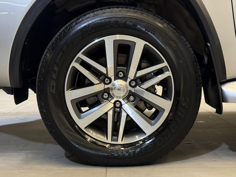 Foto do veículo TOYOTA HILUX  SW4 SRX 4X4 AUTOMATICO 2020 106.250 KM 254.900,00