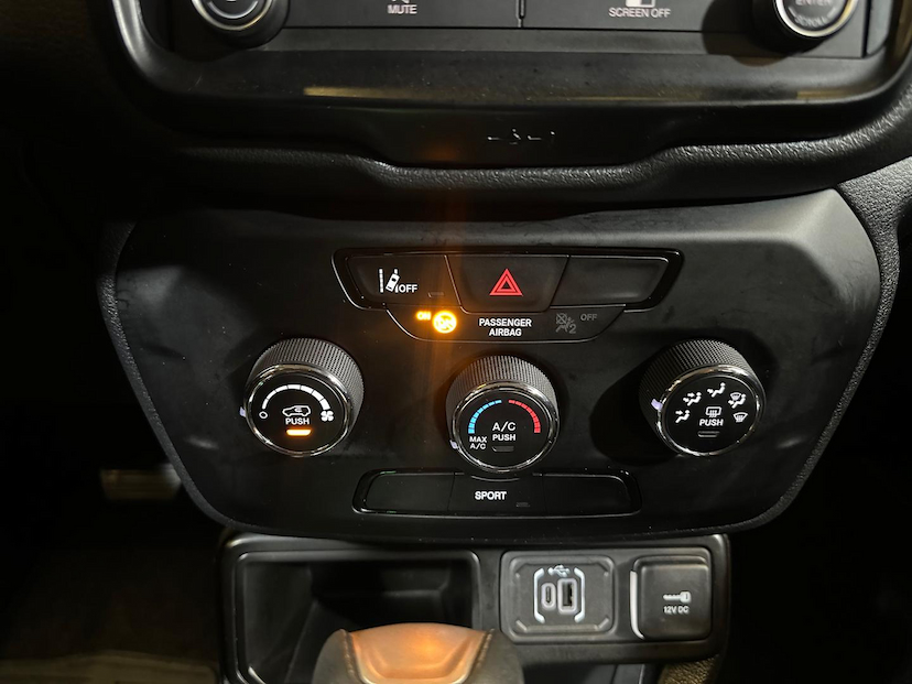 Foto do veículo JEEP RENEGADE  1.3 TURBO 2025 8.460 KM 108.900,00