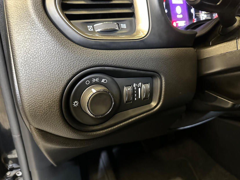 Foto do veículo JEEP RENEGADE  1.3 TURBO 2025 8.460 KM 108.900,00
