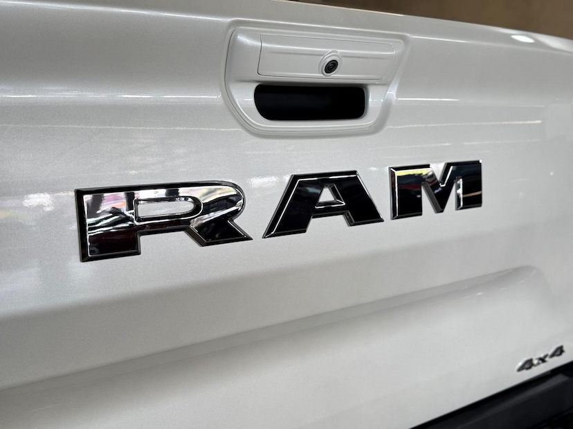Foto do veículo RAM RAMPAGE  LARAMIE 2.0 GAS 2024 8.500 KM 209.900,00