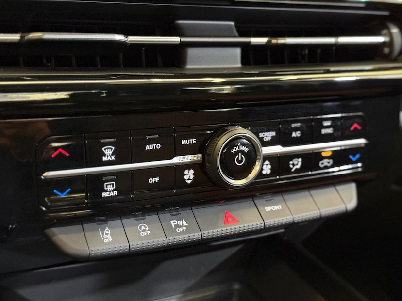 Foto do veículo RAM RAMPAGE  LARAMIE 2.0 GAS 2024 8.500 KM 209.900,00
