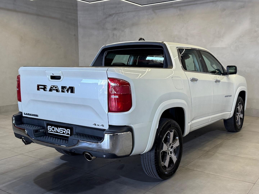 Foto do veículo RAM RAMPAGE  LARAMIE 2.0 GAS 2024 8.500 KM 209.900,00