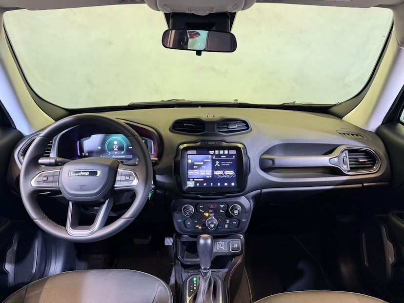 Foto do veículo JEEP RENEGADE  LONGITUDE T270 1.3 TB 4X2 FLEX AUT 2025 19.220 KM 117.900,00