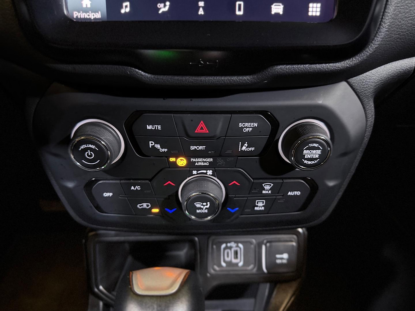 Foto do veículo JEEP RENEGADE  LONGITUDE T270 1.3 TB 4X2 FLEX AUT 2025 19.220 KM 117.900,00