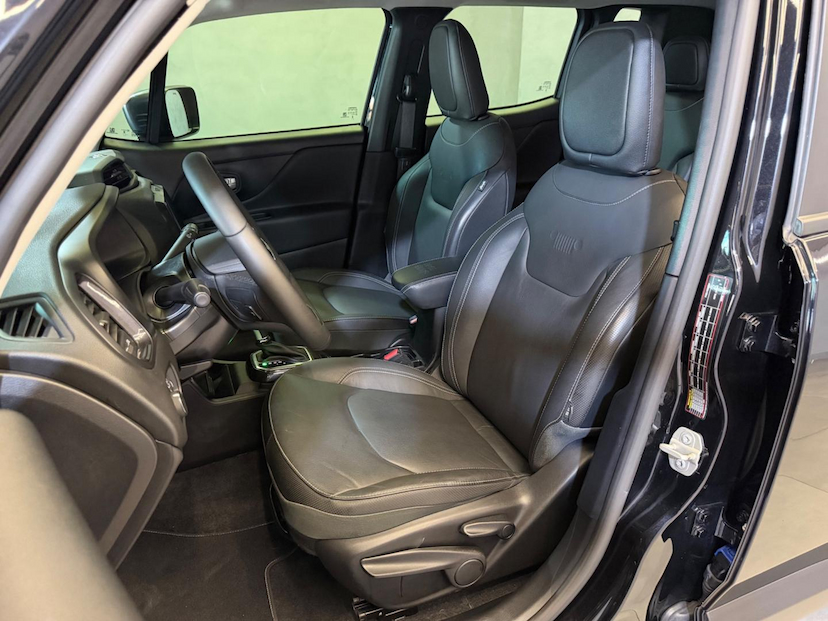 Foto do veículo JEEP RENEGADE  LONGITUDE T270 1.3 TB 4X2 FLEX AUT 2025 19.220 KM 117.900,00