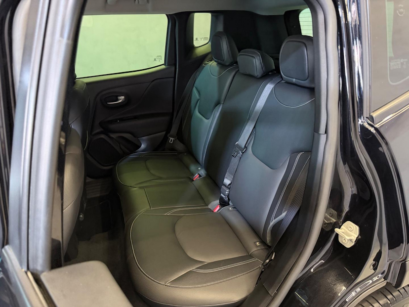 Foto do veículo JEEP RENEGADE  LONGITUDE T270 1.3 TB 4X2 FLEX AUT 2025 19.220 KM 117.900,00