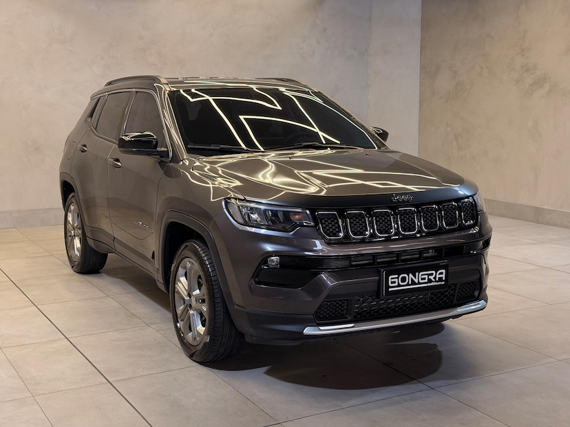 Foto do veículo JEEP COMPASS  LONG TF 2023 23.064 KM 138.900,00