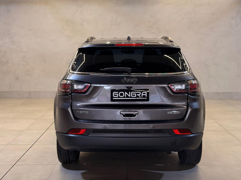 Foto do veículo JEEP COMPASS  LONG TF 2023 23.064 KM 138.900,00