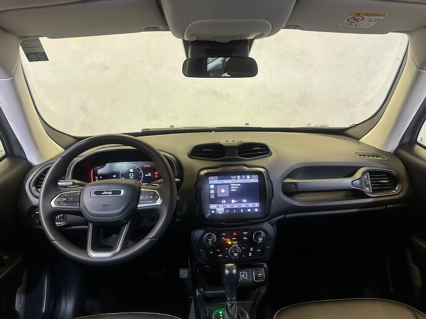 Foto do veículo JEEP RENEGADE  LGTD T270 2023 40.015 KM 105.900,00