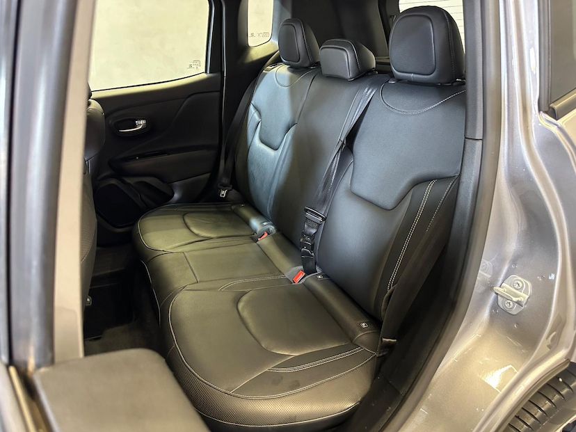Foto do veículo JEEP RENEGADE  LGTD T270 2023 40.015 KM 105.900,00