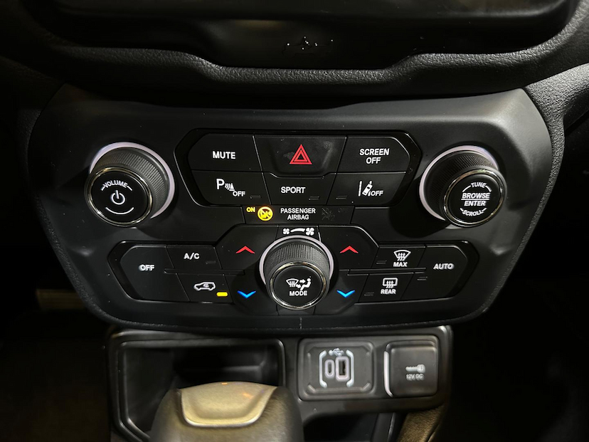 Foto do veículo JEEP RENEGADE  LGTD T270 2024 13.526 KM 119.900,00