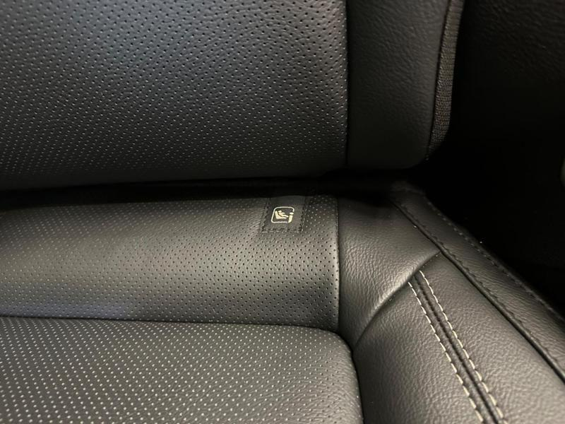 Foto do veículo JEEP COMPASS  SERIE S TF 2023 33.450 KM 165.900,00