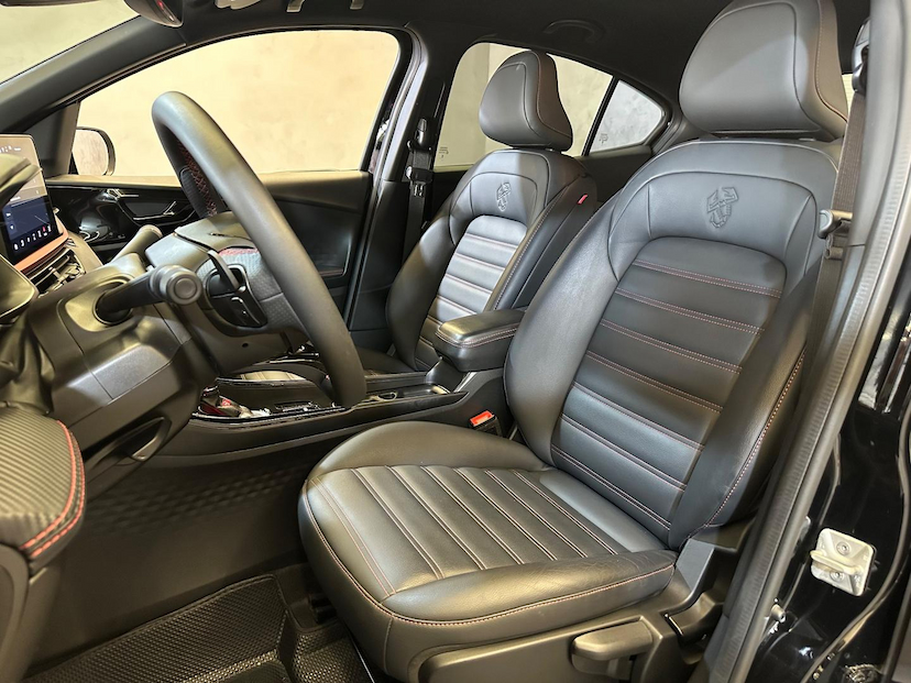 Foto do veículo FIAT FASTBACK  ABARTH 270 2025 27.180 KM 144.900,00