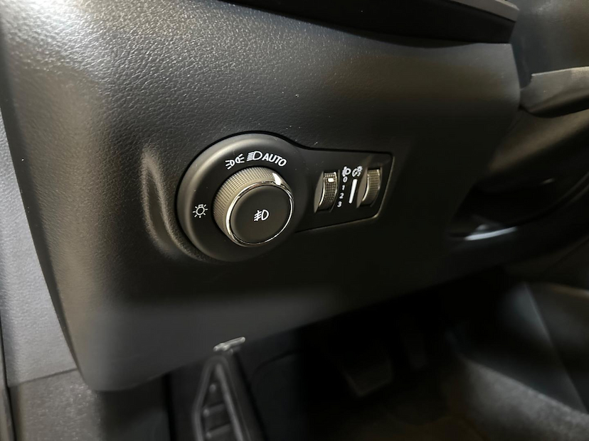 Foto do veículo JEEP COMPASS  LONG TF 2024 21.458 KM 146.900,00