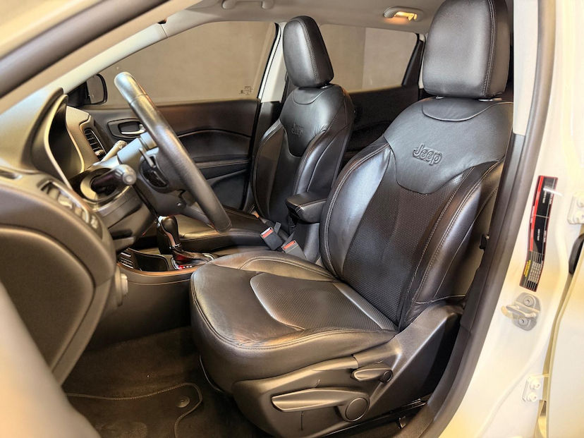 Foto do veículo JEEP COMPASS  LONGITUDE F 2017 103.469 KM 89.900,00
