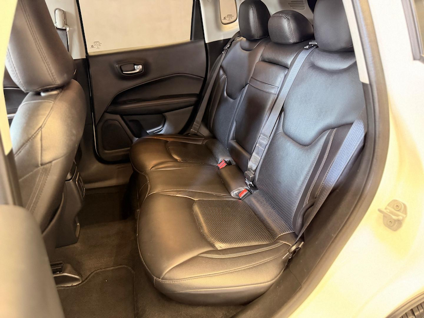 Foto do veículo JEEP COMPASS  LONGITUDE F 2017 103.469 KM 89.900,00